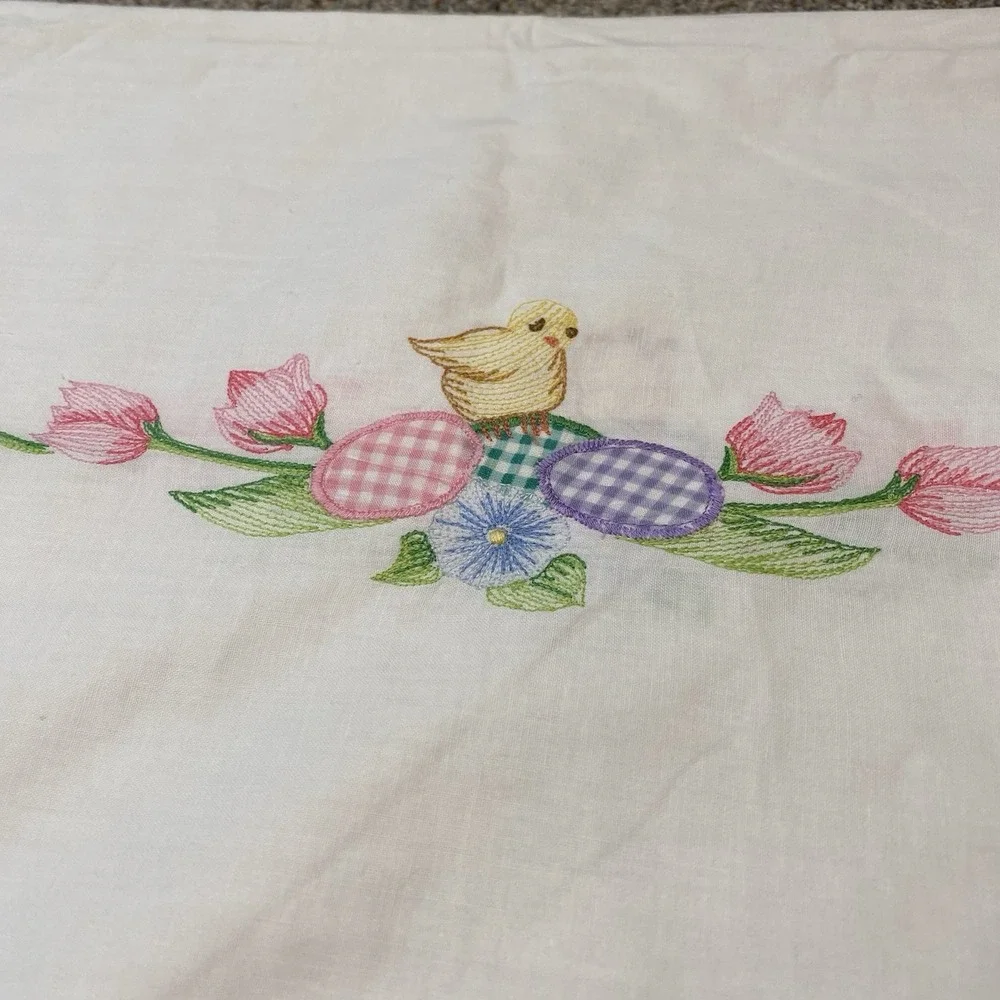 Vintage Easter Embroidered Appliqued Tablecloth Rectangular 102x62